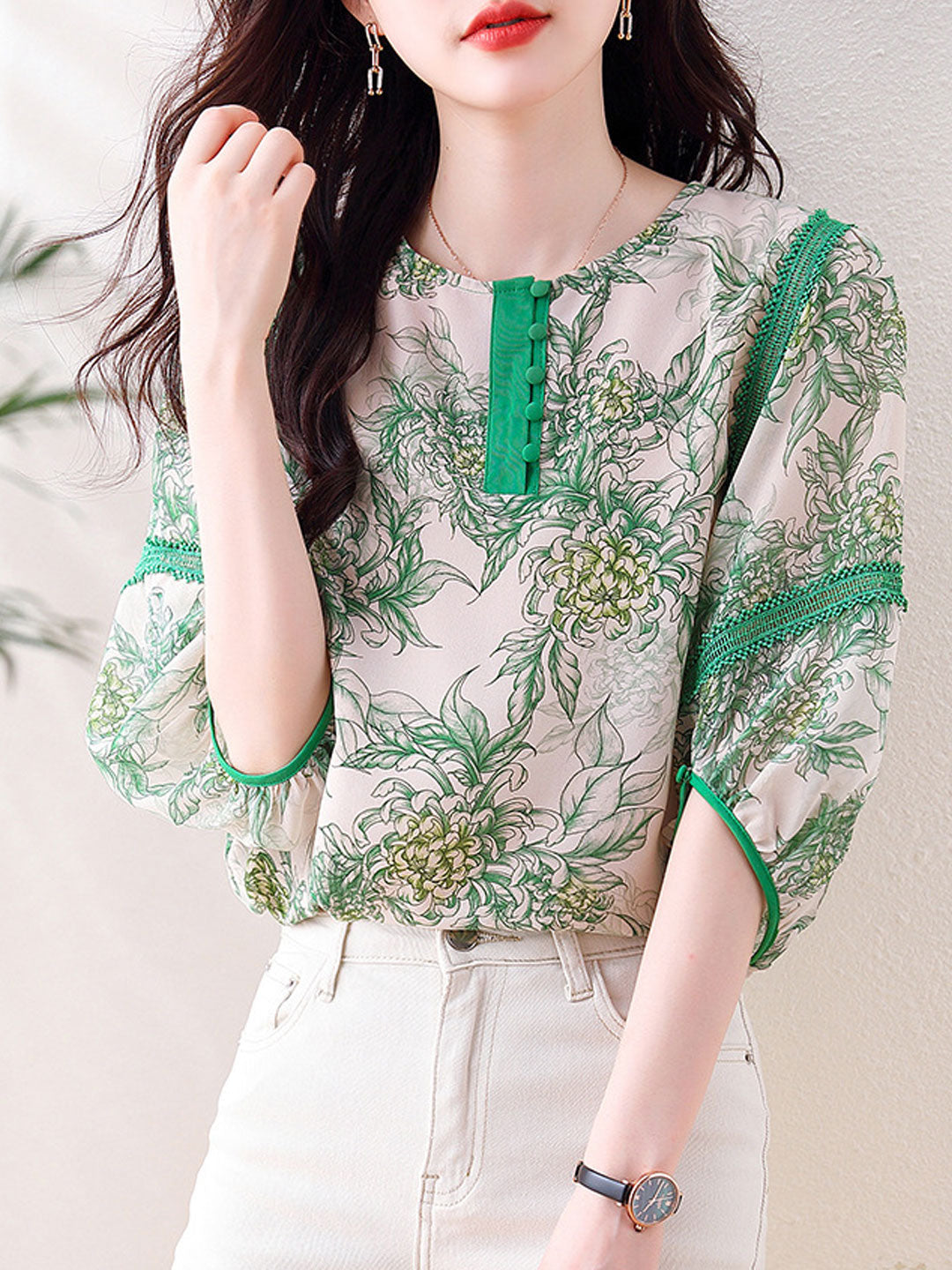 Grace Loose Crew Neck Buttoned Printed Chiffon Blouse