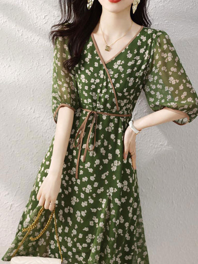 Molly Retro Floral Wrap Waisted Dress-Green Middle