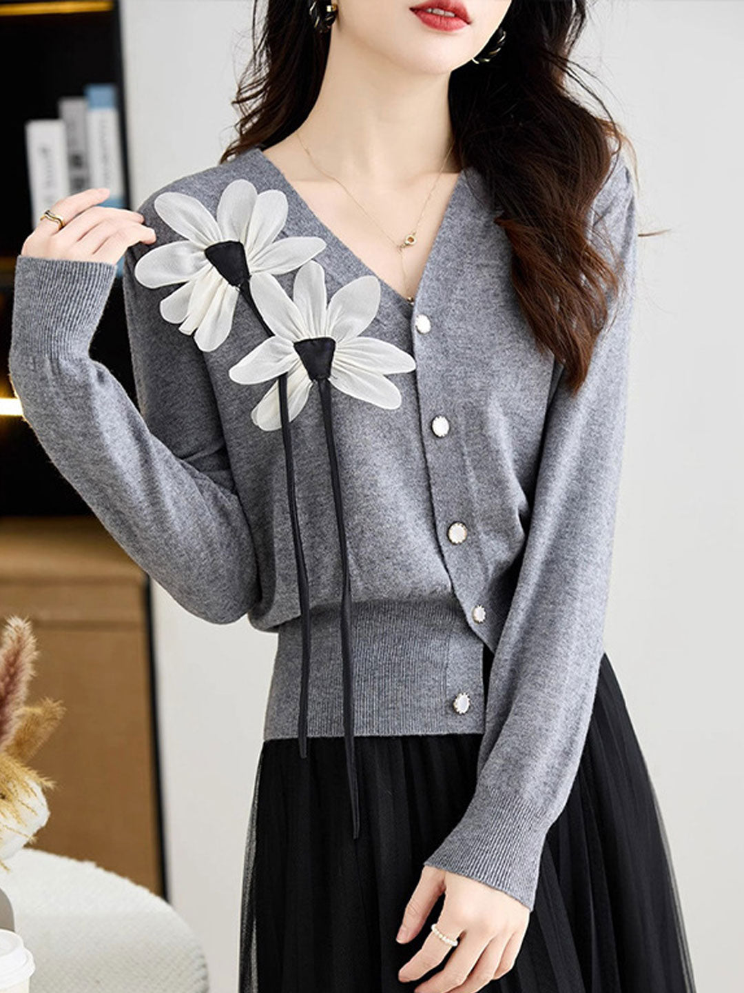 Elizabeth Classic Three-Dimensional Flower Knitted Cardigan