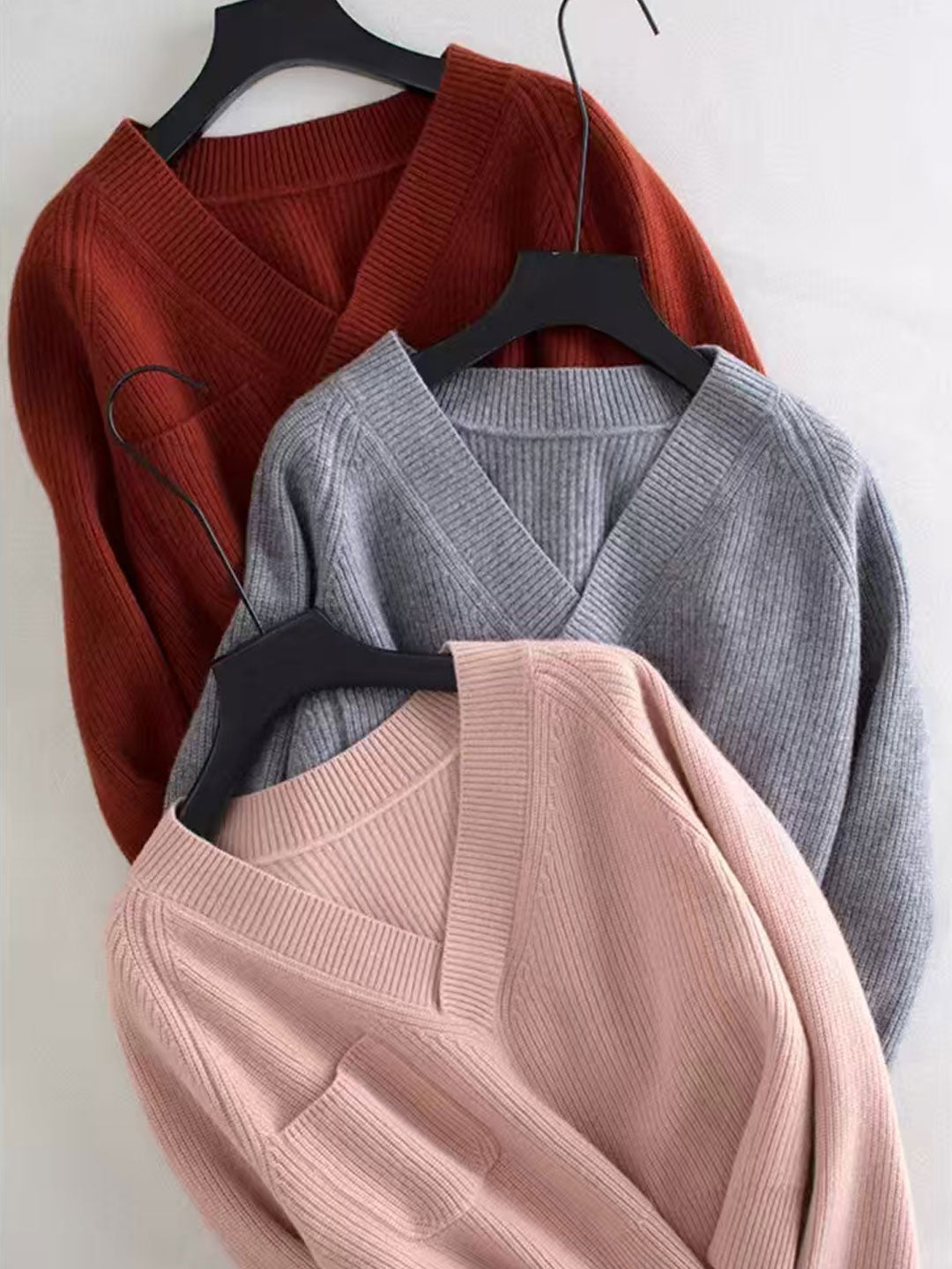 Maria Loose V-Neck Solid Color Knitted Top