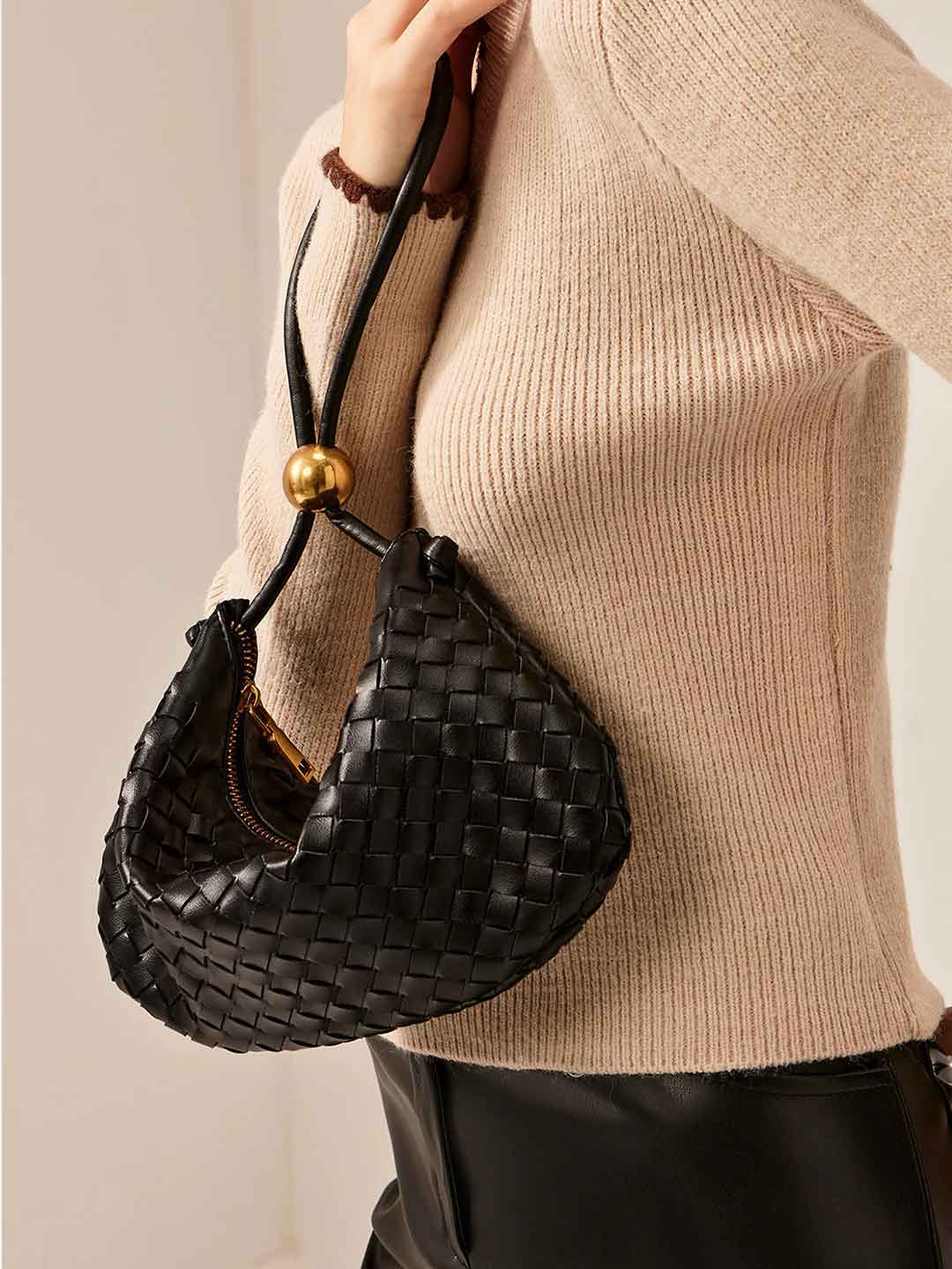 Woven Zipper Dumpling Bag