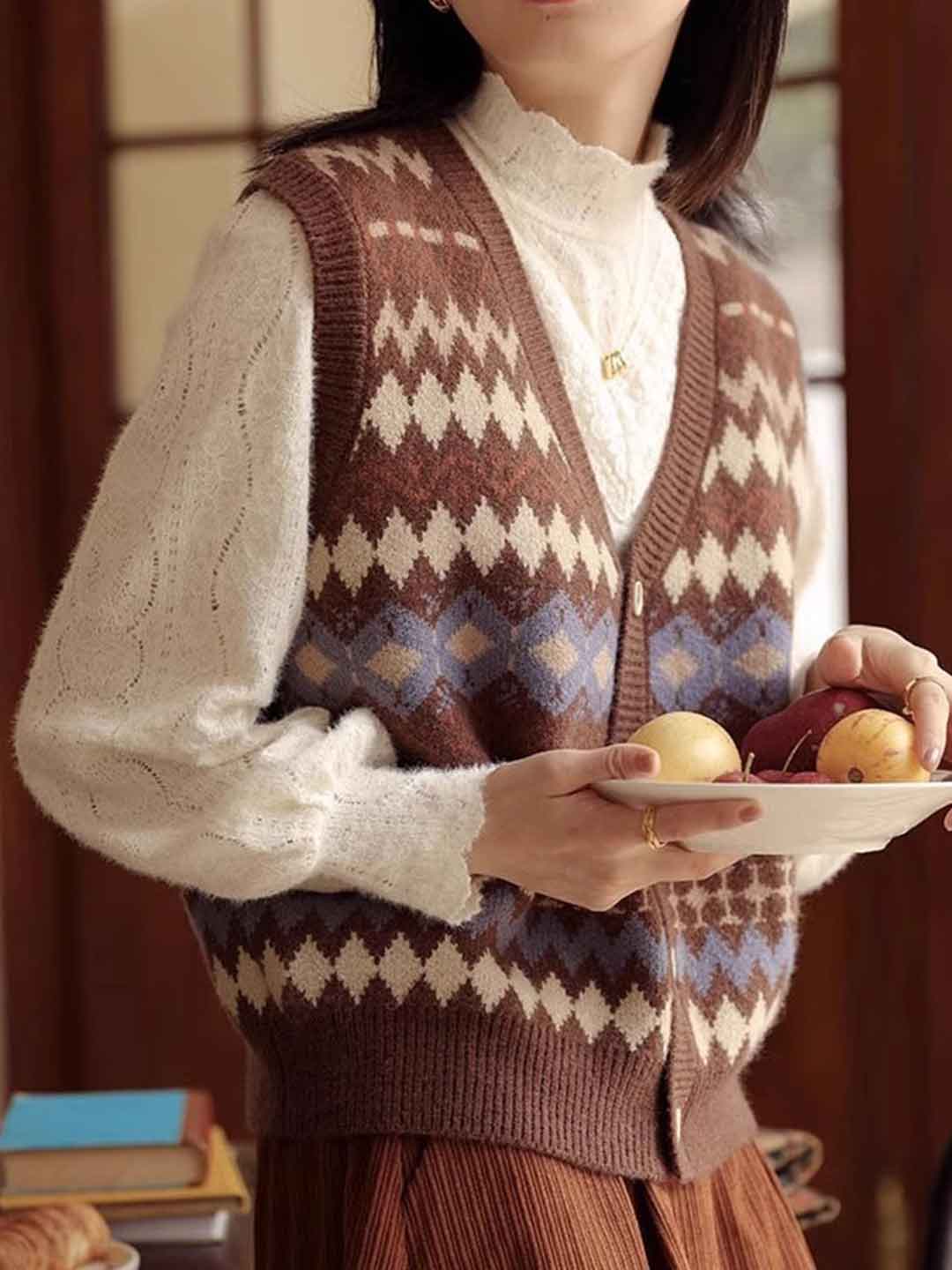 Olivia Retro V-Neck Diamond Knitted Vest