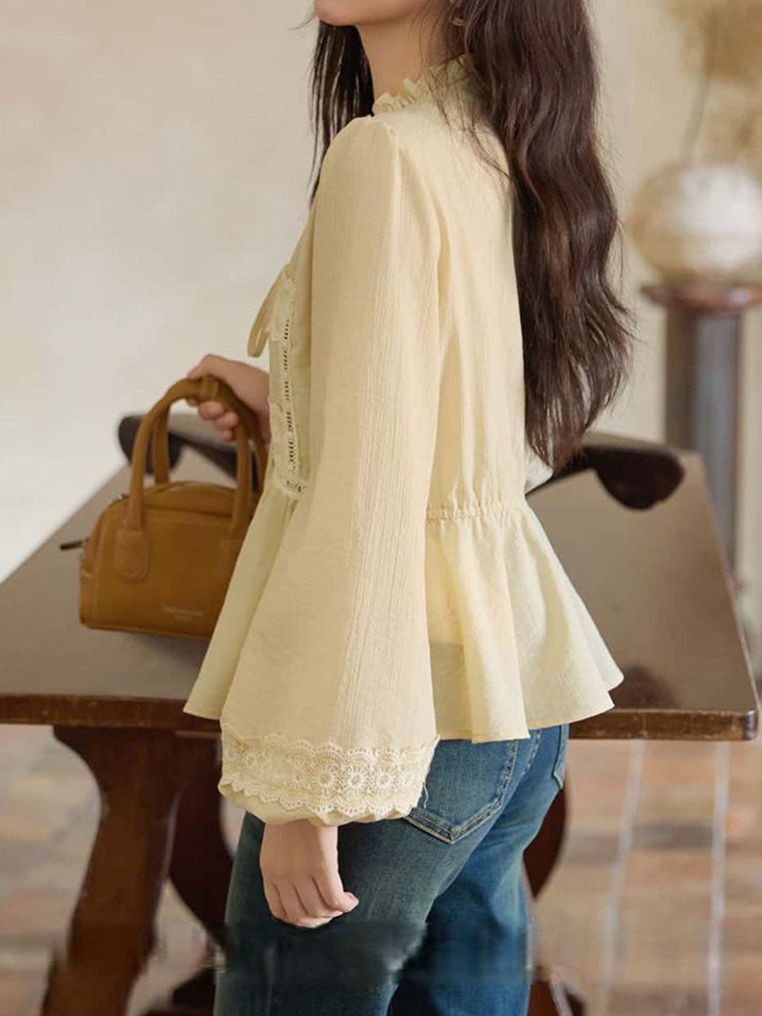 Elizabeth Classic V-neck Latern Sleeve Lace Top