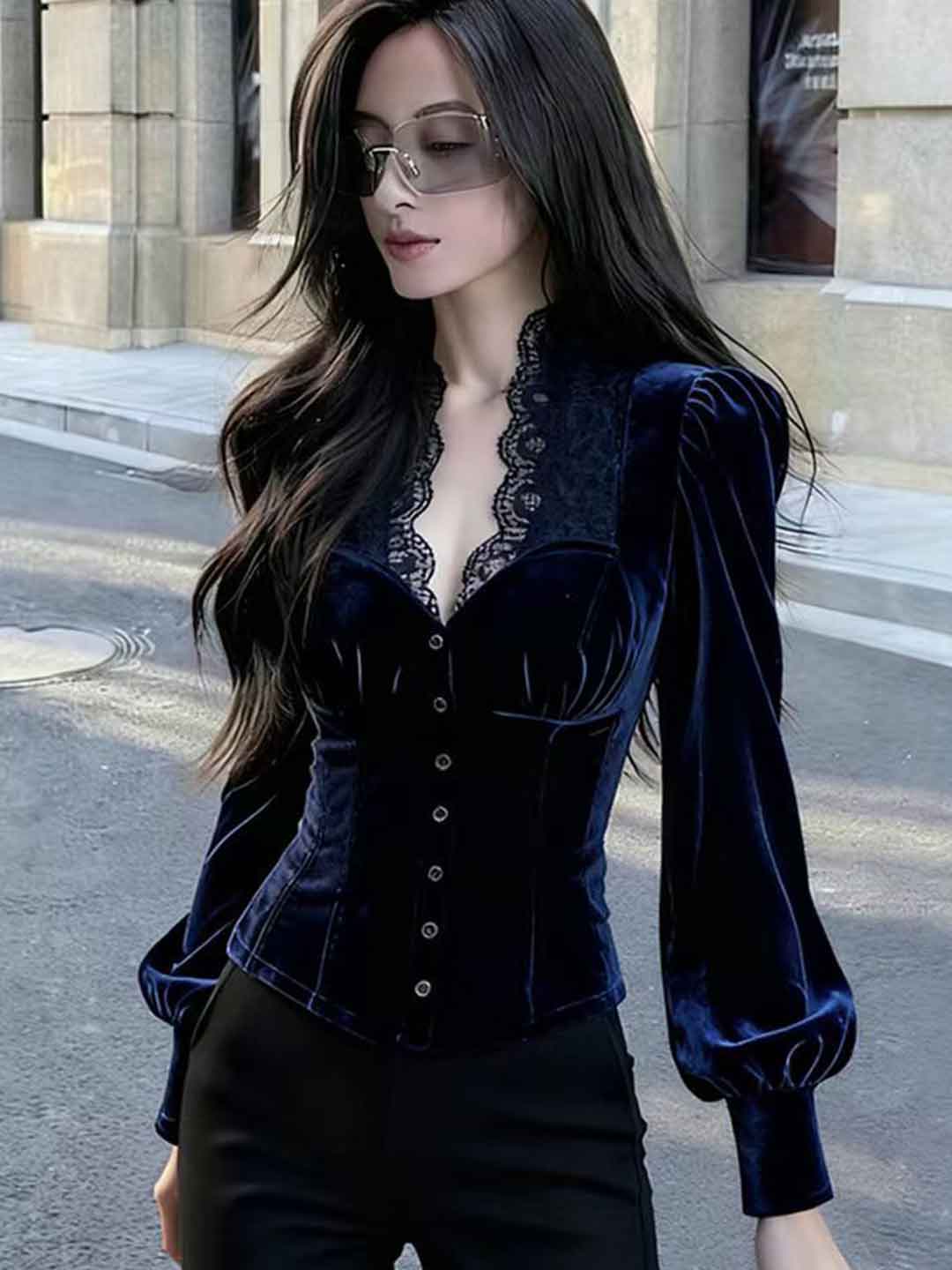 Sophia Slim V-Neck Lace Velvet Top