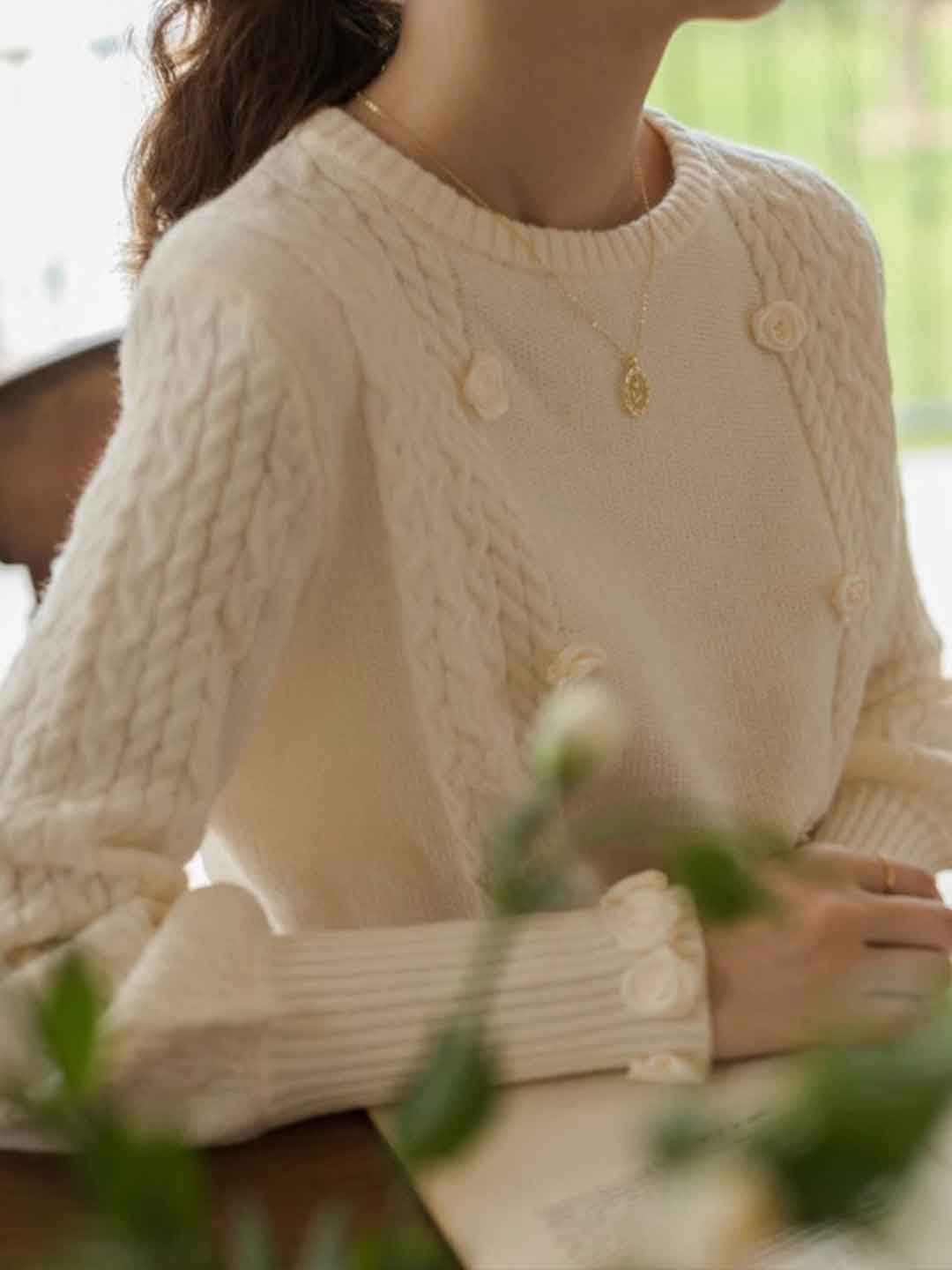 Taylor Loose Crew Neck Cable Knitted Floral Top