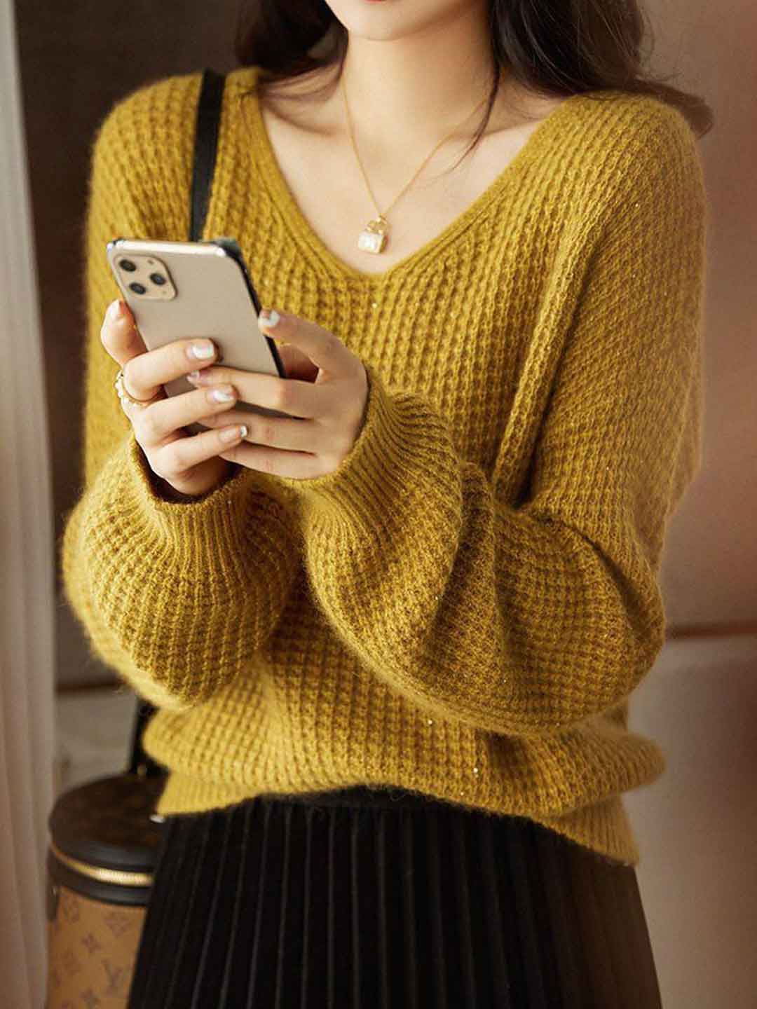 Jessica Loose V-Neck Solid Color Knitted Sweater