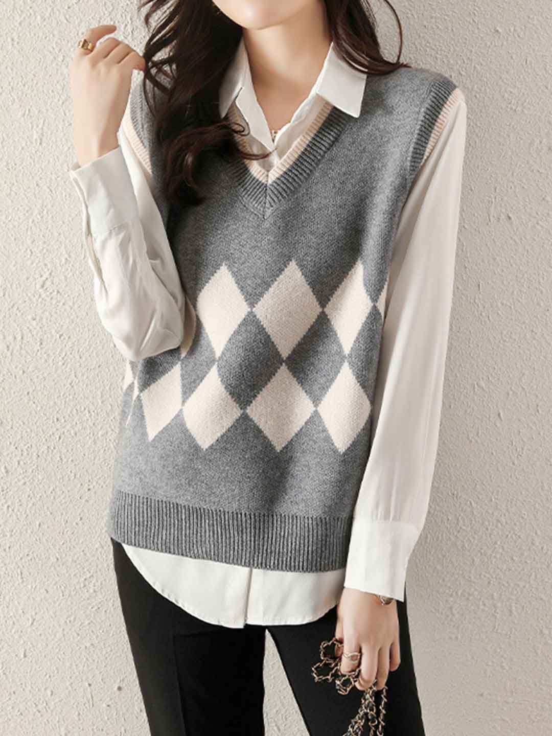 Grace Loose V-Neck Knitted Vest
