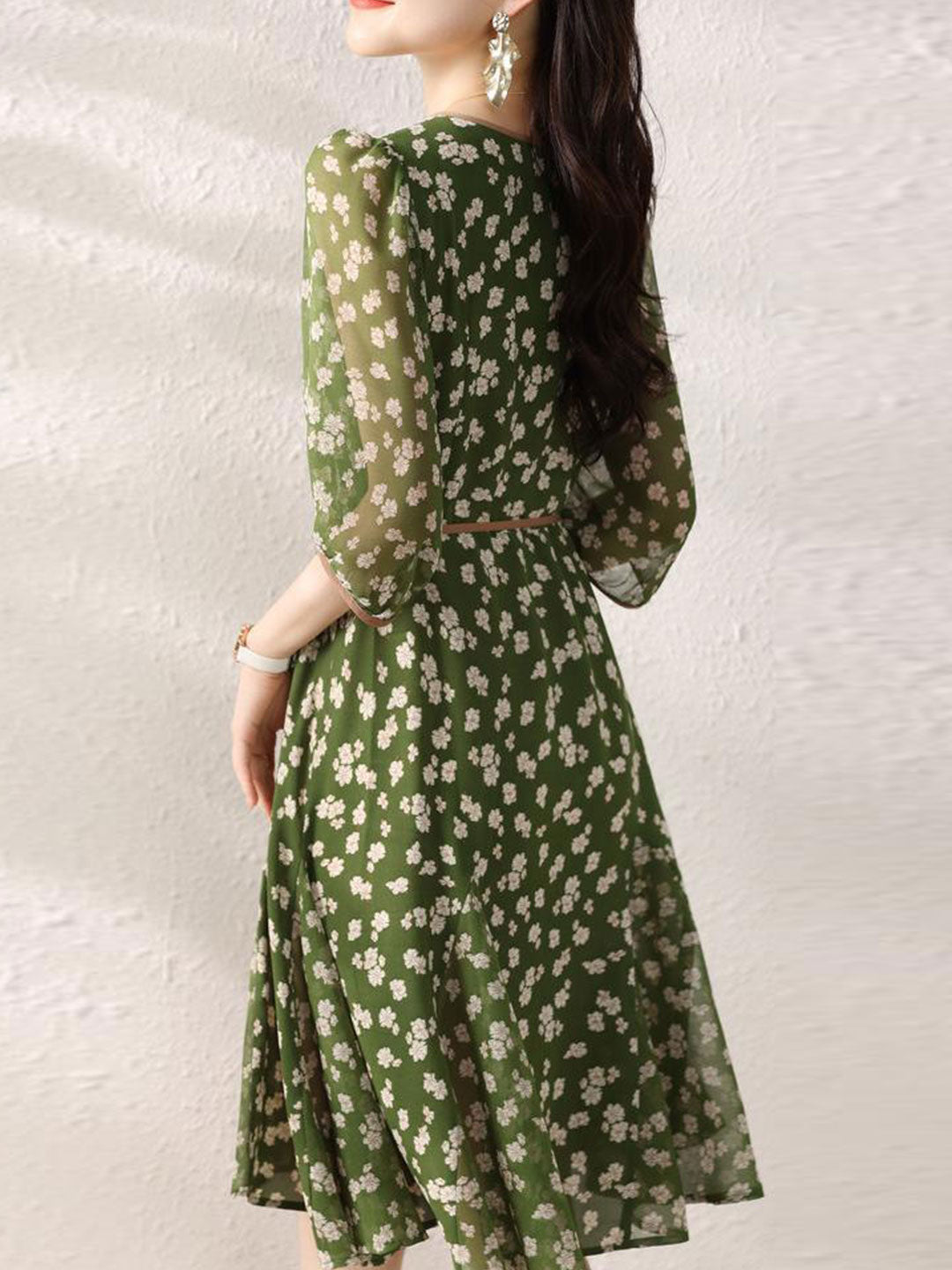 Molly Retro Floral Wrap Waisted Dress-Green Middle