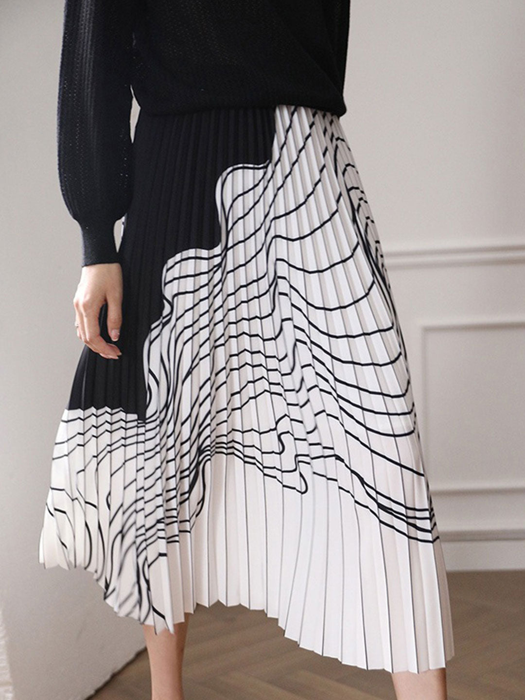 Sarah Classic Contrasted Color Irregular Striped Skirt