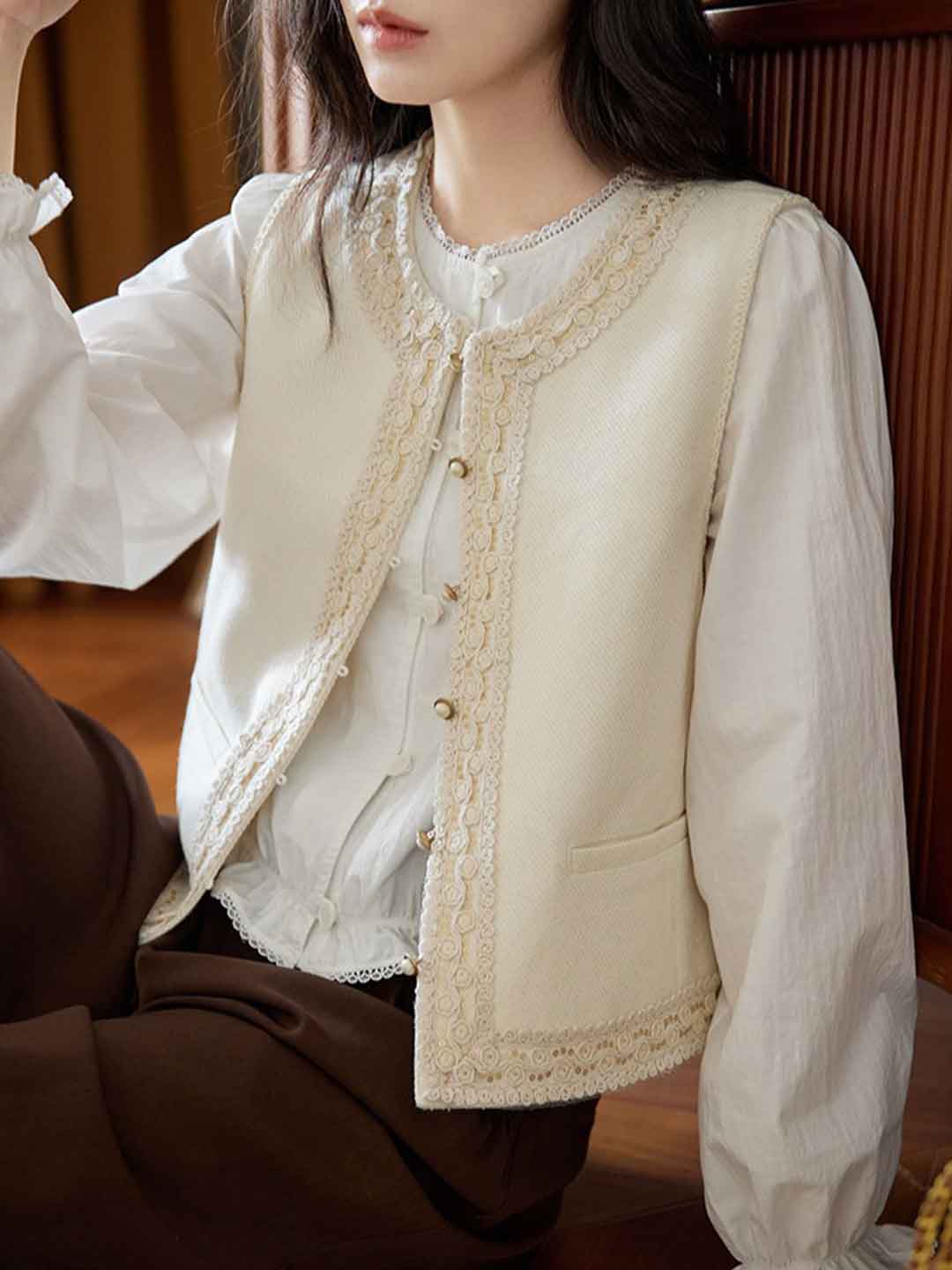 Elizabeth Loose Crew Neck Lace Vest