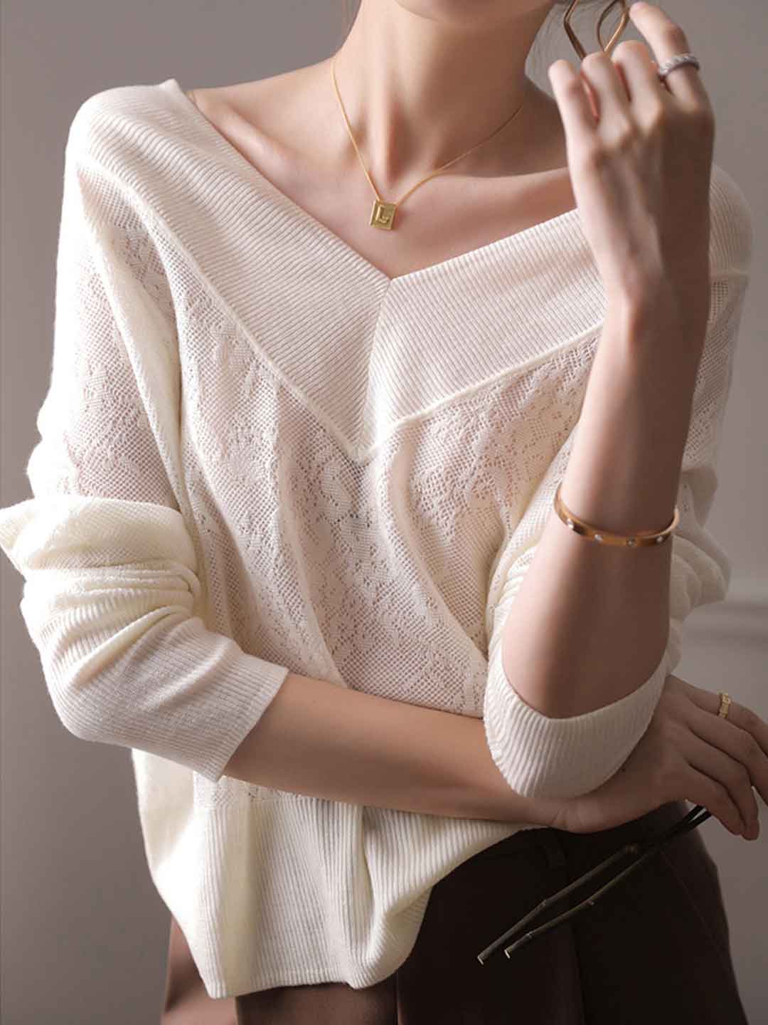 Mia Elegant V-Neck Hollowed Knitted Top