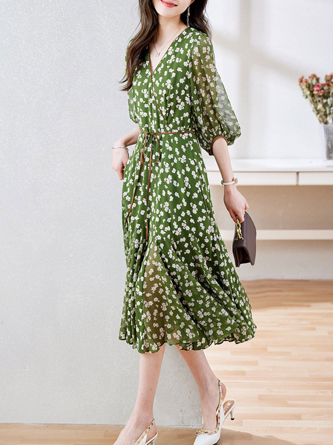 Molly Retro Floral Wrap Waisted Dress-Green Middle