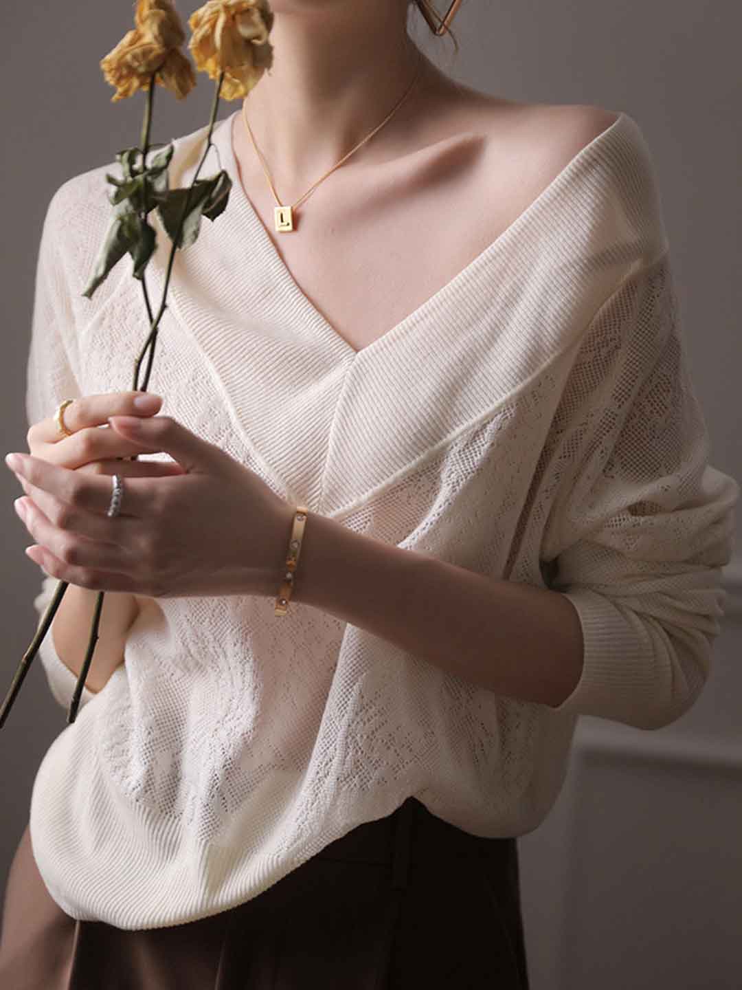 Mia Elegant V-Neck Hollowed Knitted Top