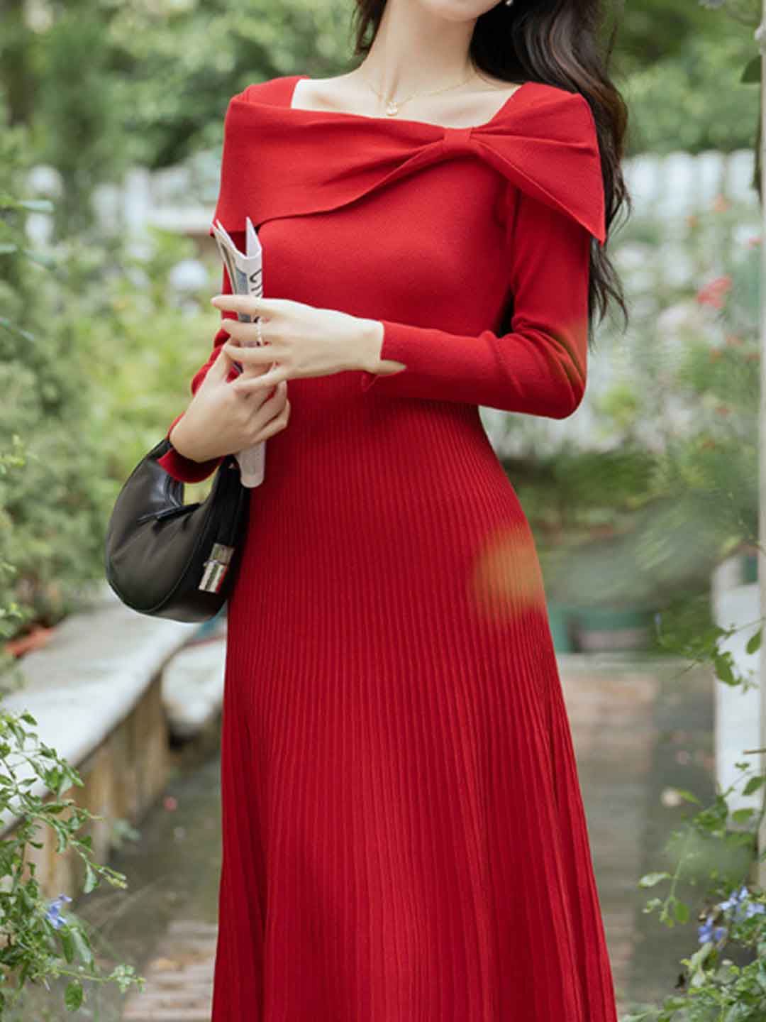 Riley Elegant Off-shoulder Bow Pleated Knitted Dress
