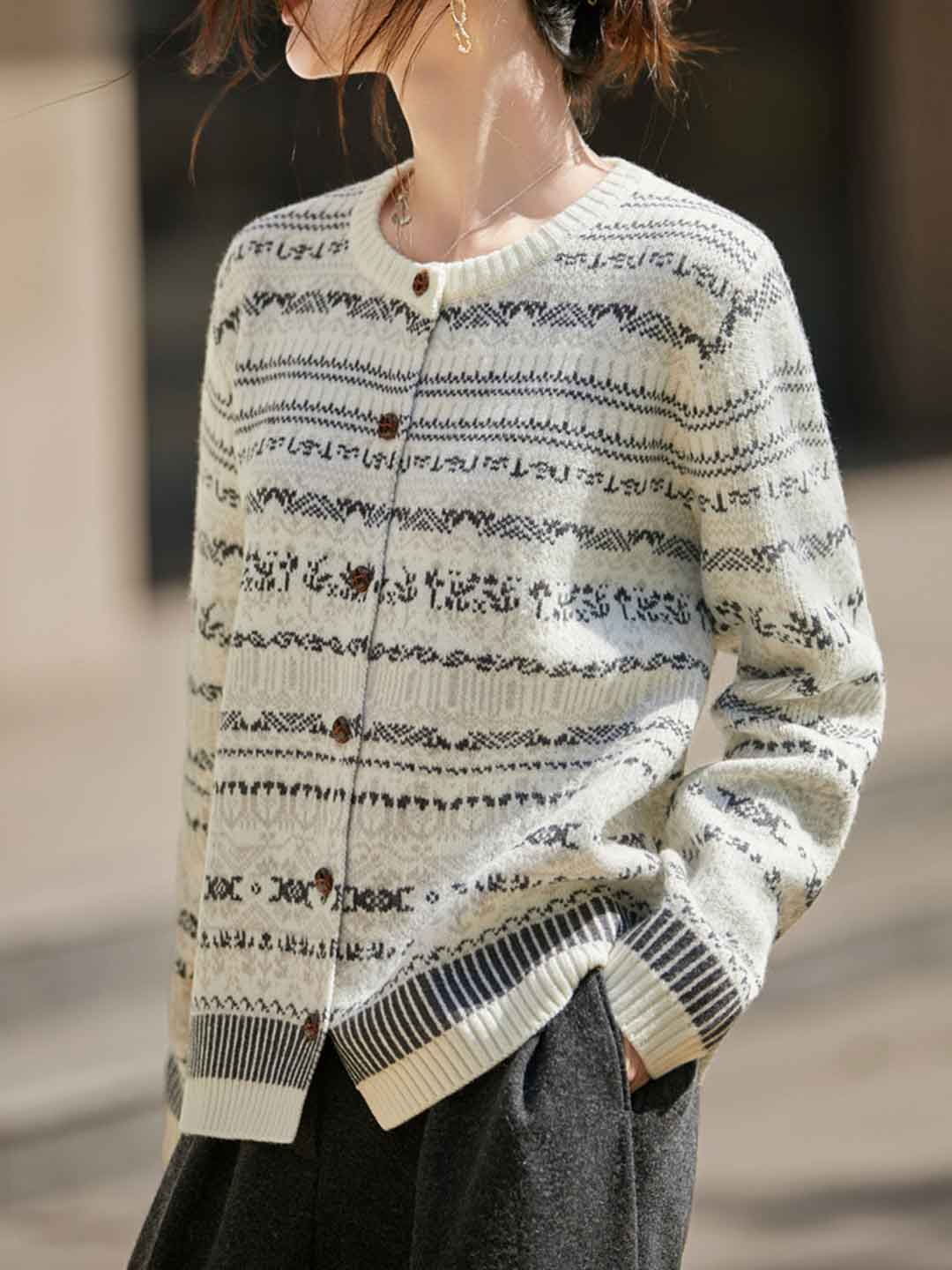 Hannah Vintage Crew Neck Ribbed Knitted Cardigan