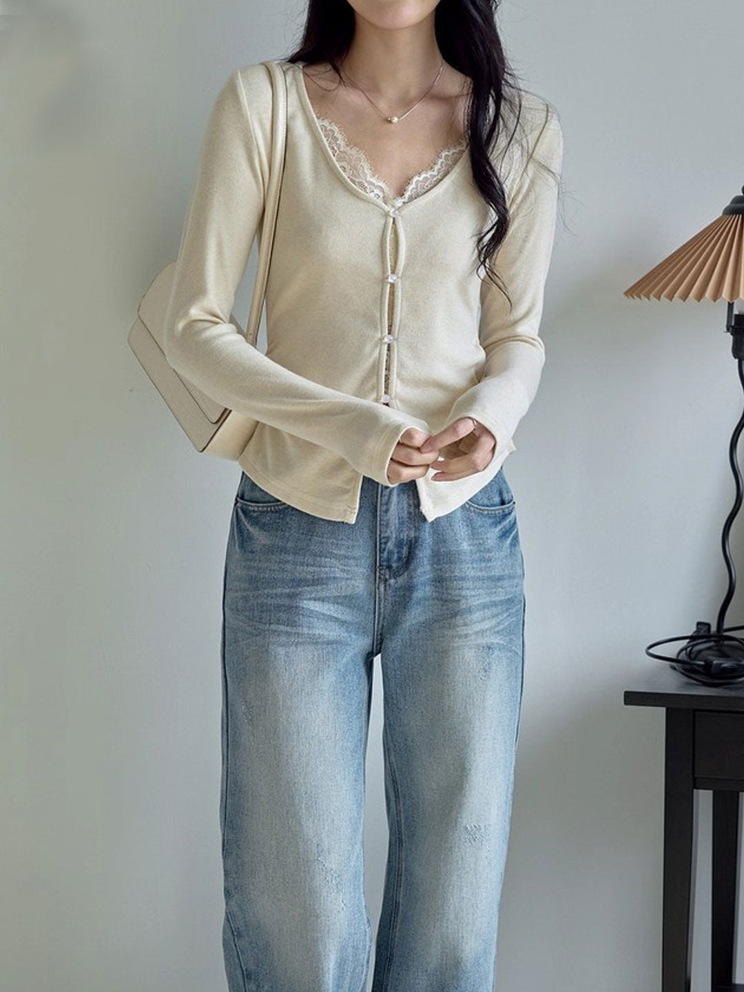 Chloe Slim V-Neck Solid Color Lace Top