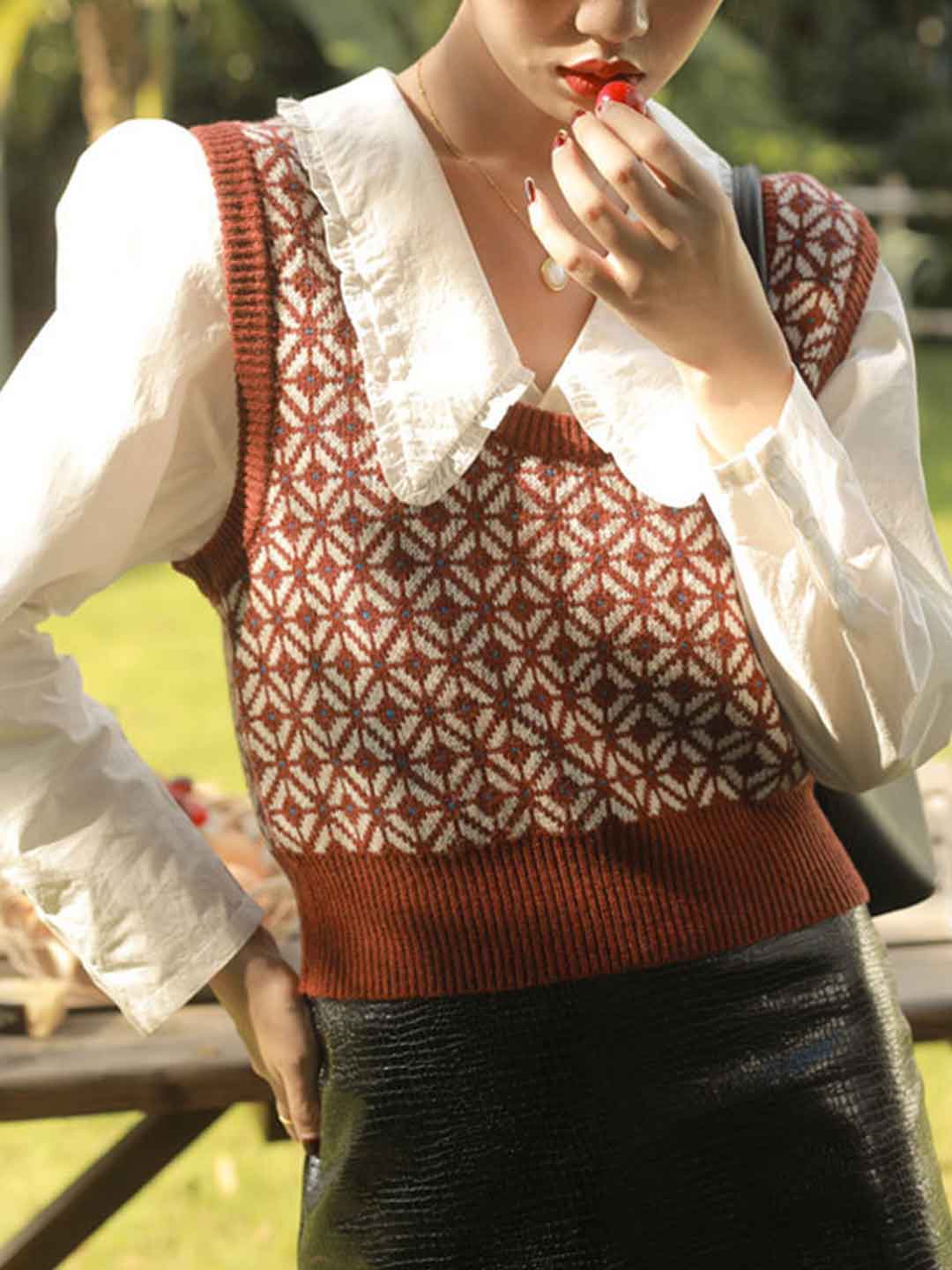 Jessica Retro Crew Neck Knitted Vest