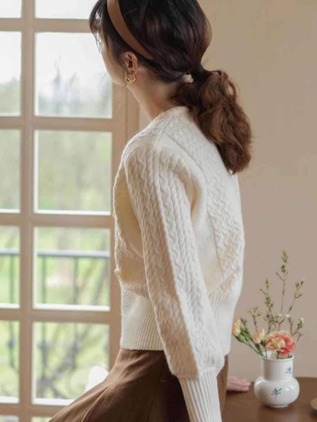 Taylor Loose Crew Neck Cable Knitted Floral Top