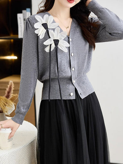 Elizabeth Classic Three-Dimensional Flower Knitted Cardigan