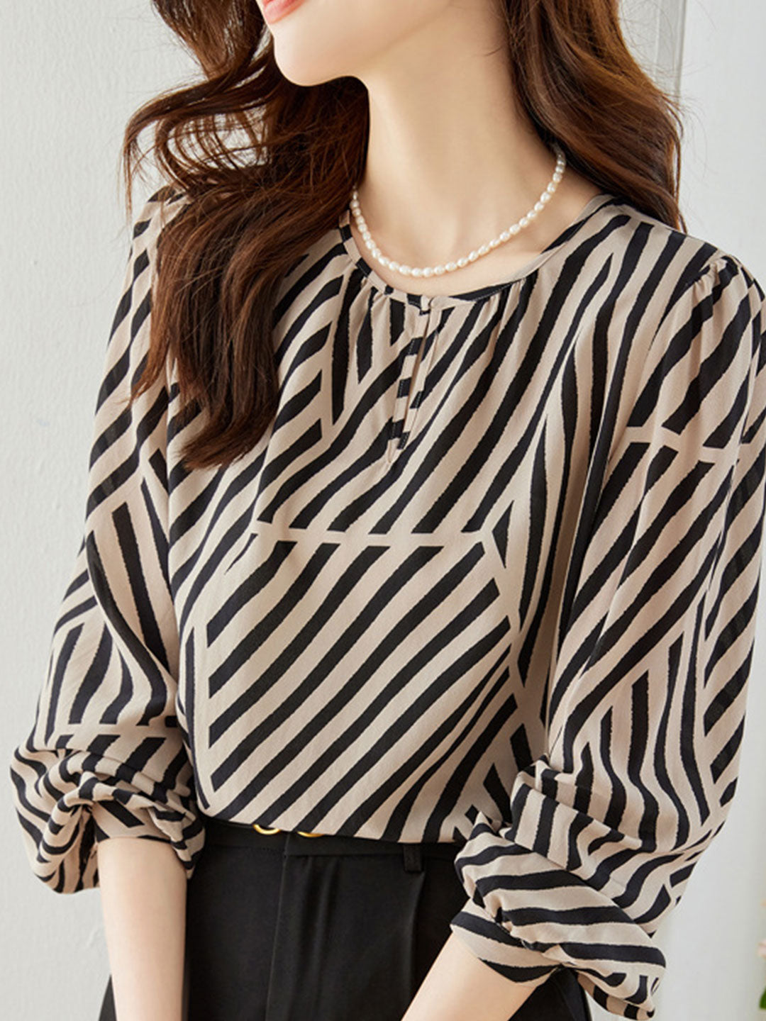 Zoe Classic Crew Neck Printed Striped Shirt