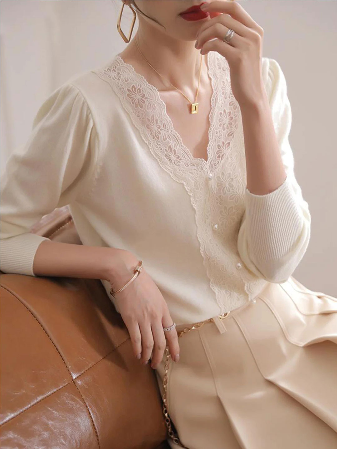 Elaine French Style V-Neck Lace Stitching Knitted Sweater-White