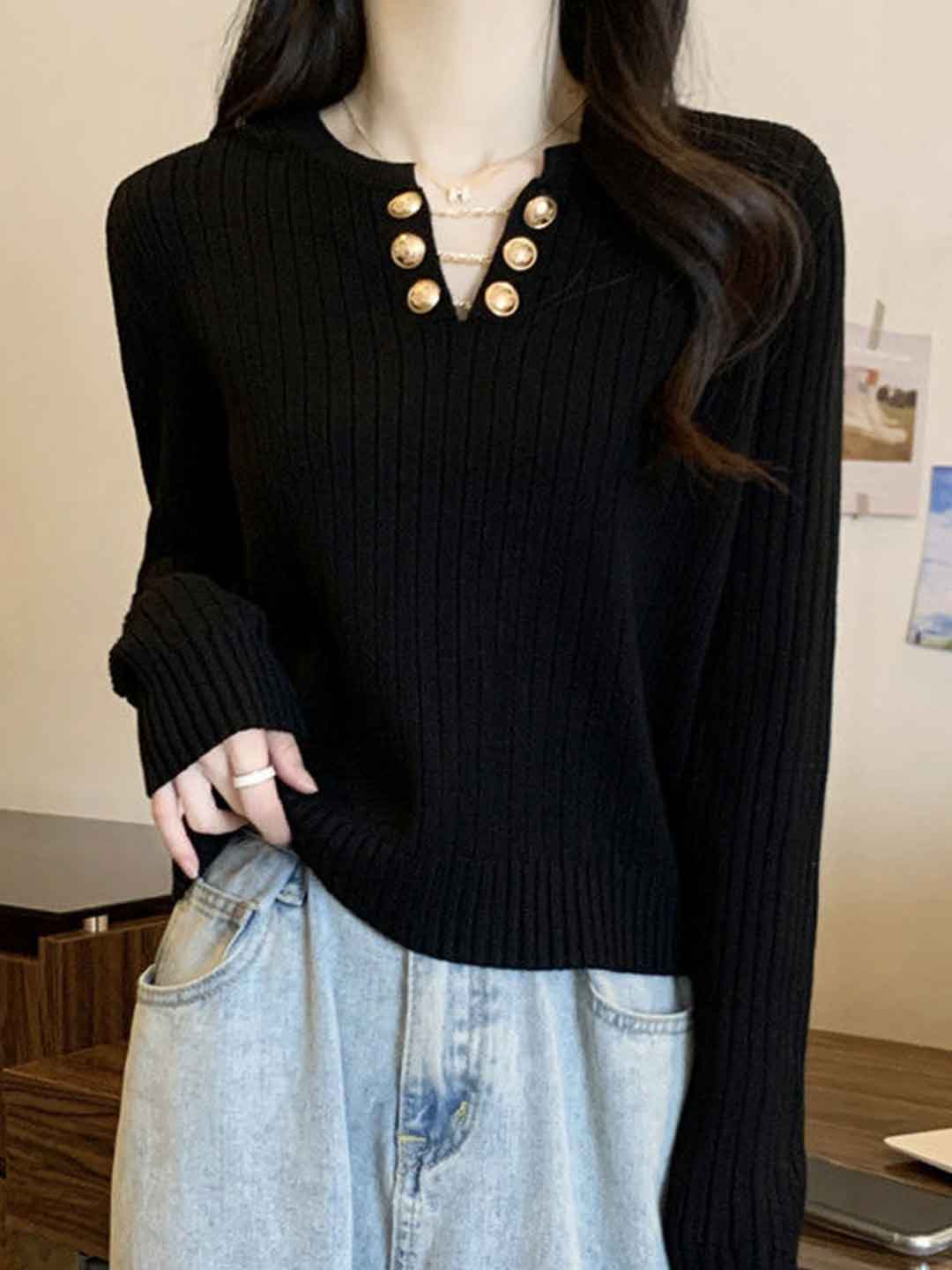 Trinity Elegant V-Neck Chain Knitted Top