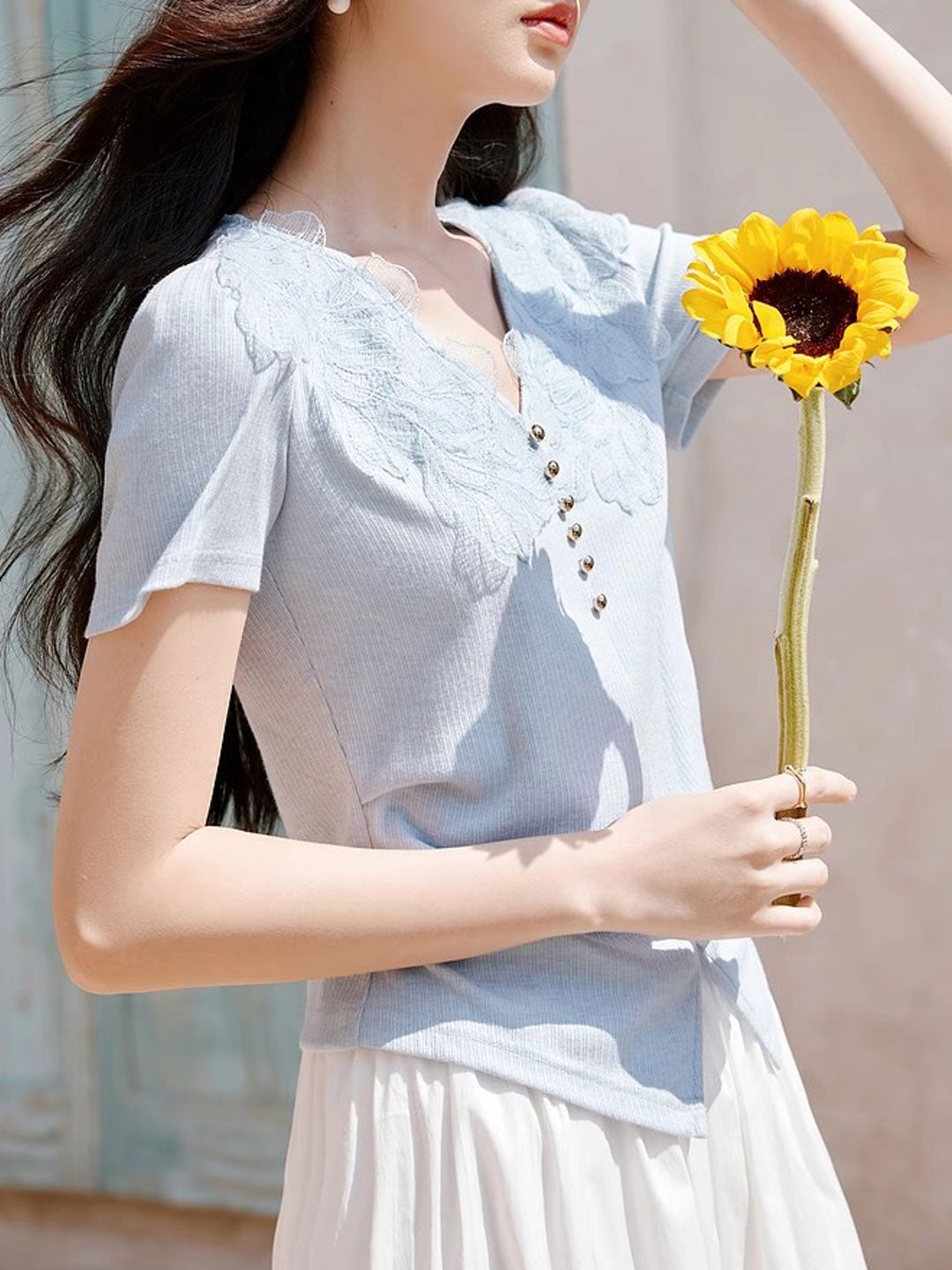 Trinity Vintage V-Neck Mesh Stitching Top