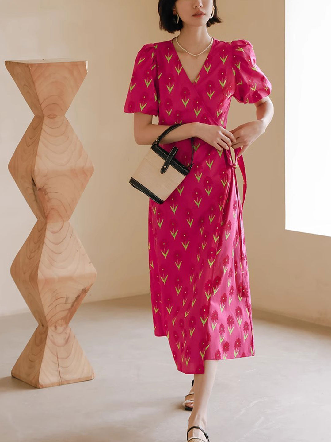 Hannah Retro V-Neck Floral Printed Dress