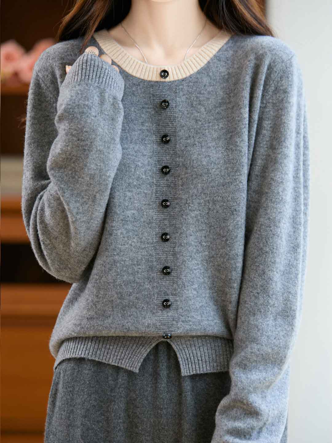 Maya Loose Crew Neck Colorblocked Pullover Knitted Sweater