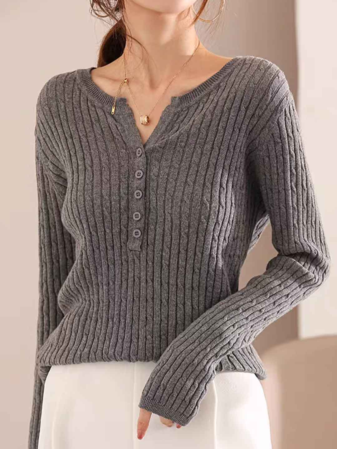 Bella Classic V-Neck Solid Color Knitted Sweater