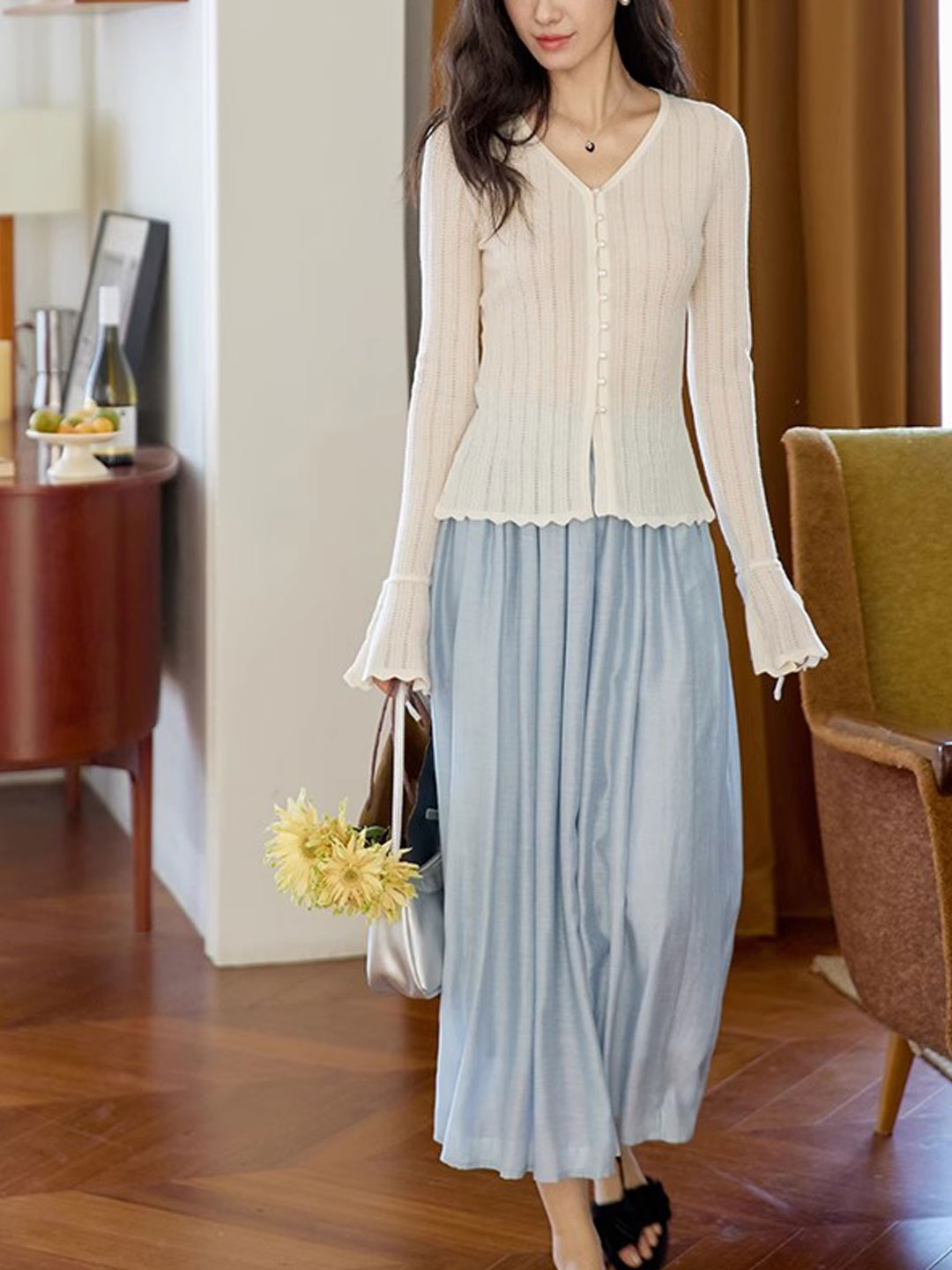 Zoe Slim V-Neck Flare Sleeve Pearl Hollowed Knitted Cardigan