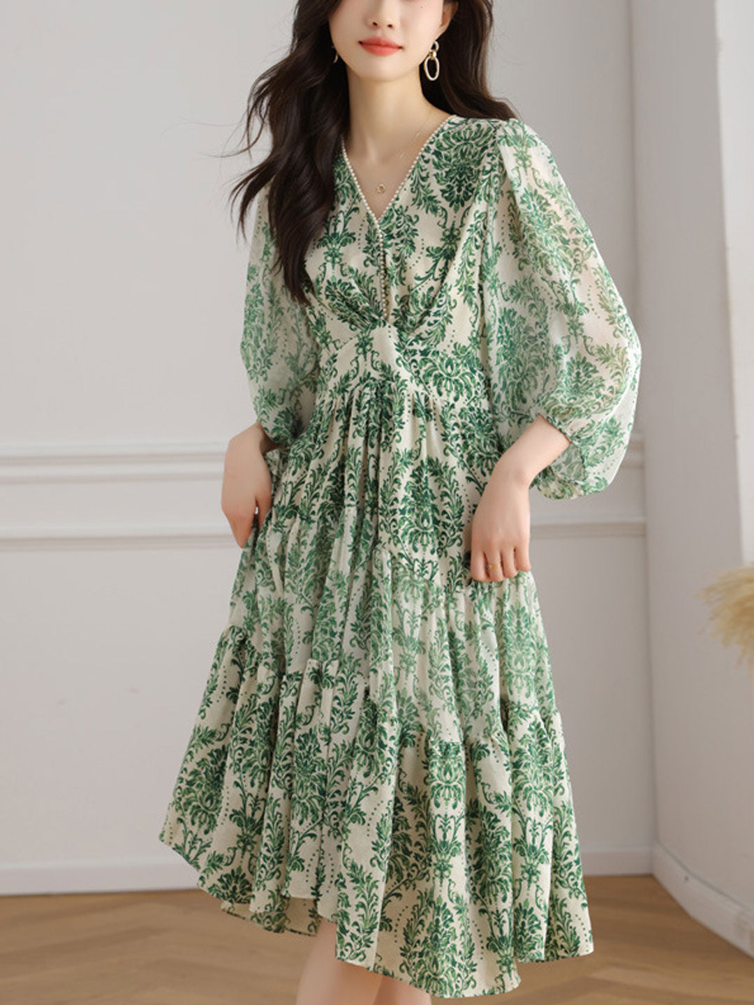 Ava Classic V-Neck Balloon Sleeve Printed Dress