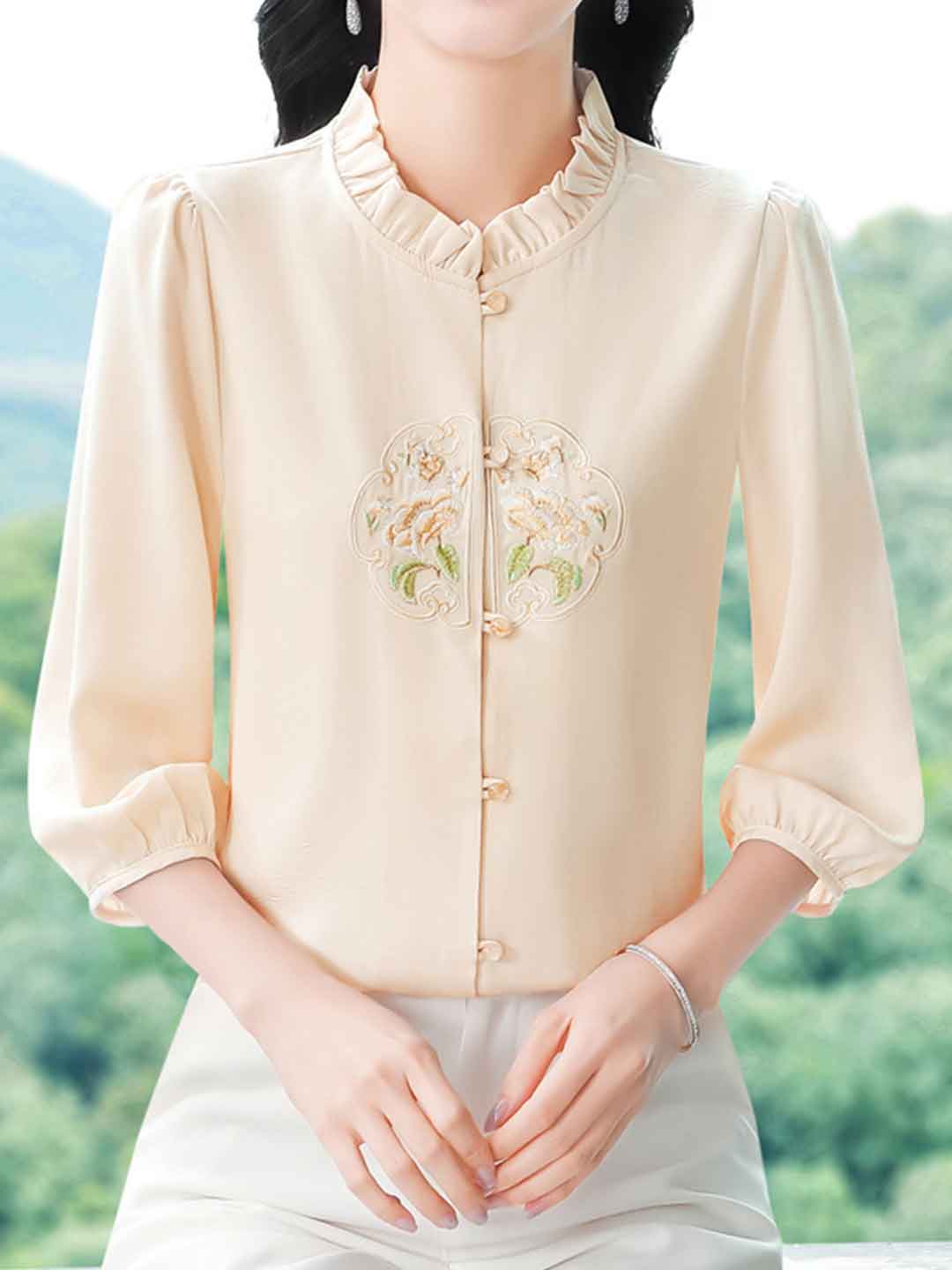 Mariah Loose Crew Neck Lantern Sleeve Auricular Embroidered Top-Green