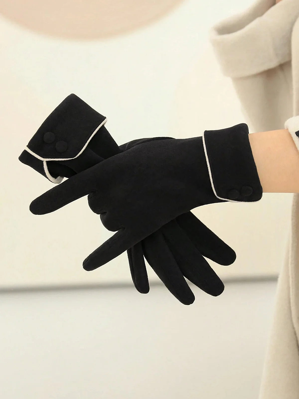 Contrast Button Gloves