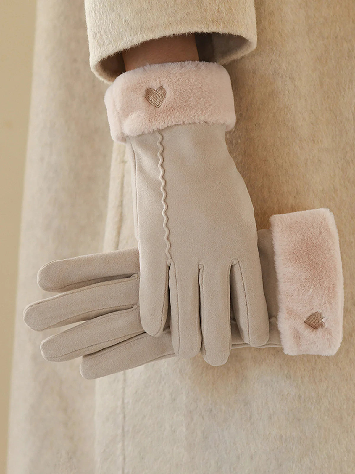 Fur Cuff Heart Gloves