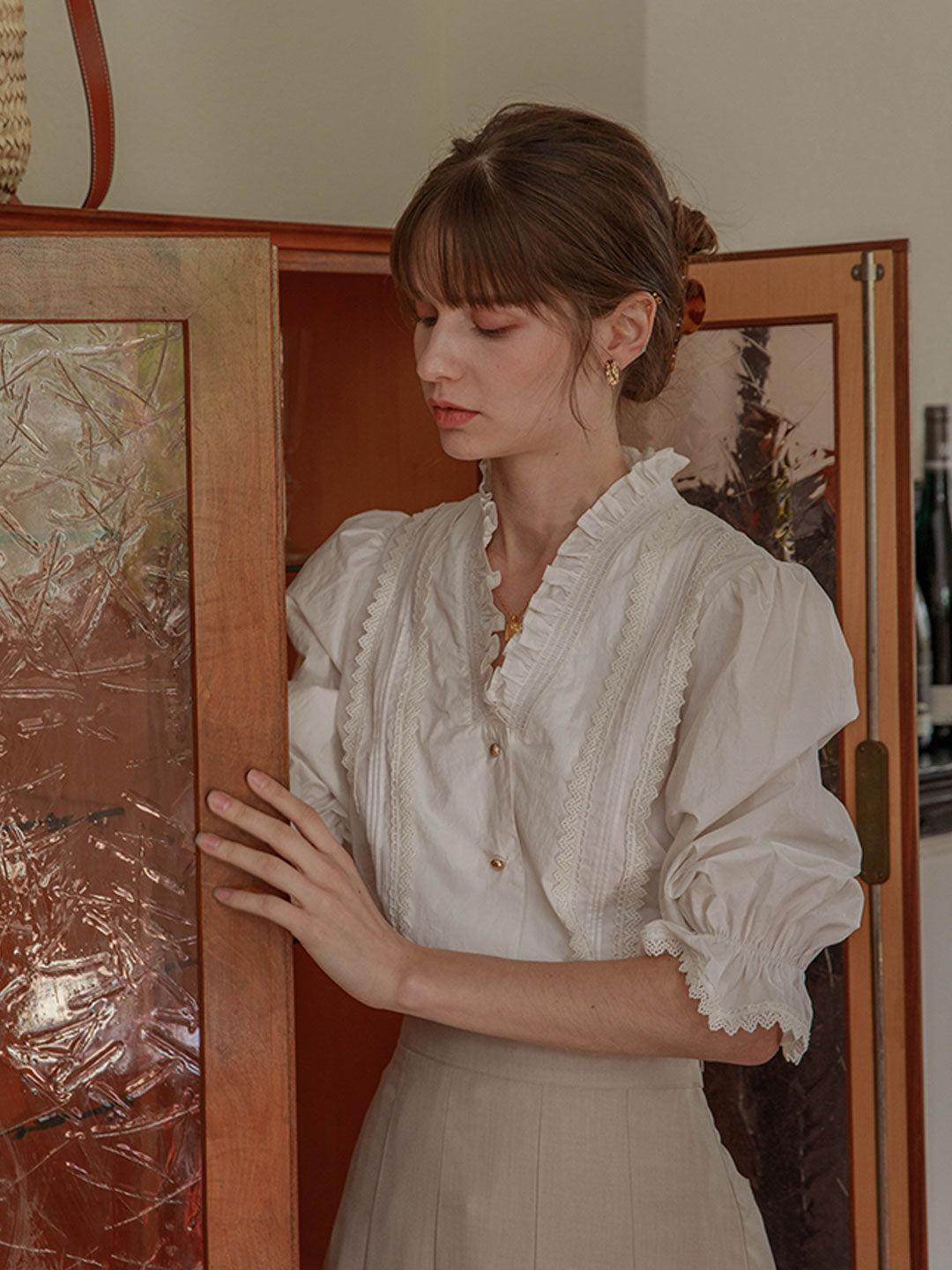 V-neck Loose Lantern Sleeve Lace Blouse